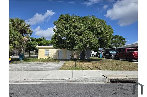 533 W Martin Luther King Jr Blvd Photo 1