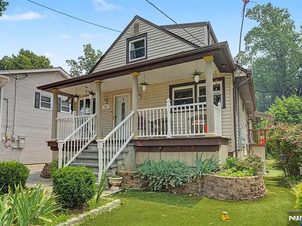 92 Blauvelt Ave, Bergenfield, NJ 07621