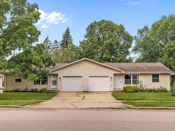 1217 Meadow Ln, Neenah, WI 54956
