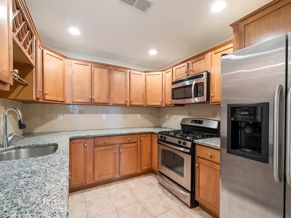 120 Wyllis Ave Unit 426, Everett, MA 02149