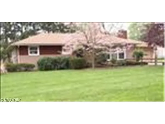 3276 Oaklawn Ave SE photo 1