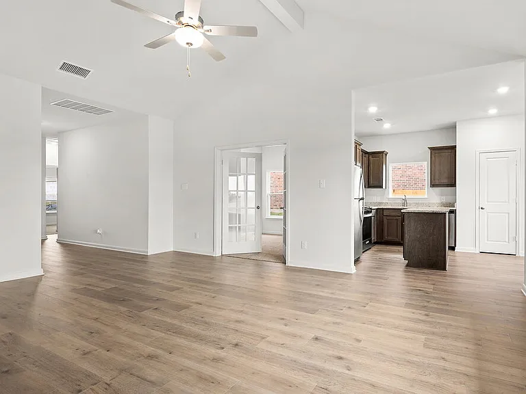309 Julian Davis Dr — Photo 7