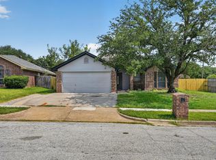 6057 Hillglen Dr, Watauga, TX 76148
