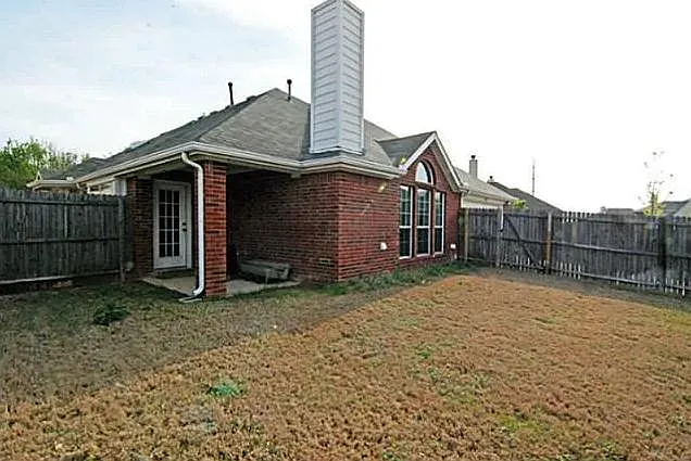 10374 Coach House Ln — Photo 10