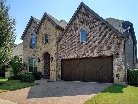 2nd image of 2837 Earl Dr