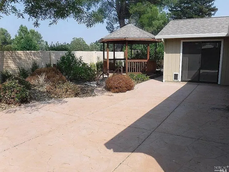 312 Larkspur Dr — Photo 6