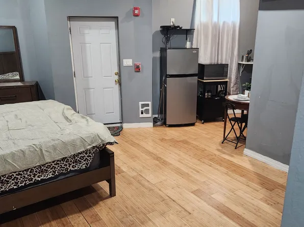 304 Veazie St, Providence, RI 02904