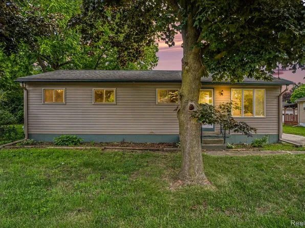 821 Isham St, Owosso, MI 48867