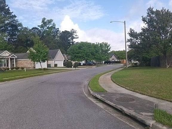 5th image of 27 Montero Dr