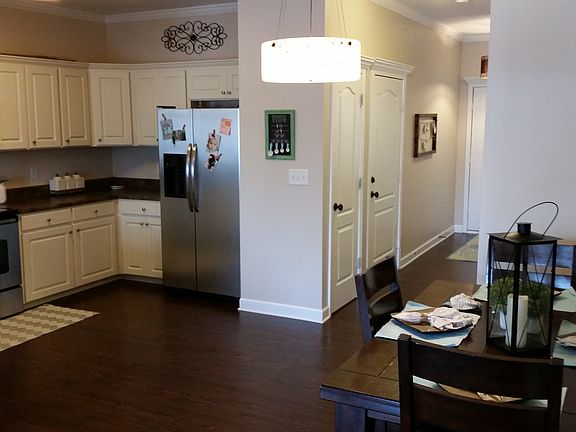 5th image of 144 Middleton Park Ln