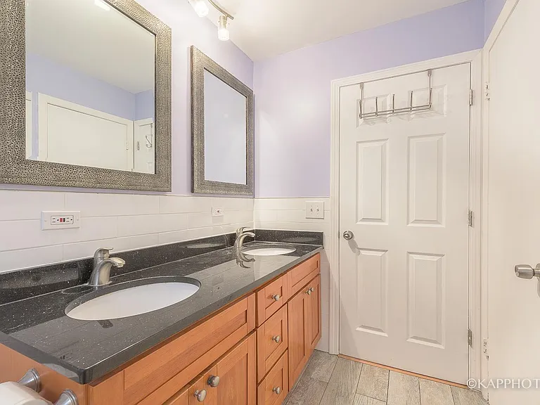 5942 W Addison St #1 — Photo 20