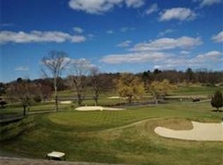 16 Country Club Ln, Middleton, MA 01949