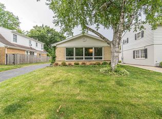 342 S Gibbons Ave, Arlington Heights, IL 60004