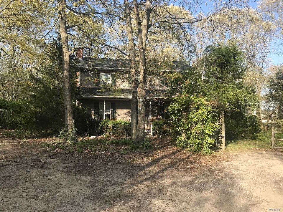 2nd image of 168 Shade Tree Ln