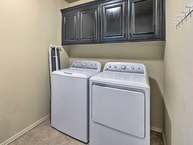 450 Remson Ln — Photo 17