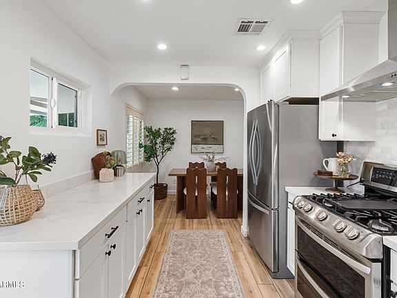 5th image of 2534 E MEADOWBROOK Avenue