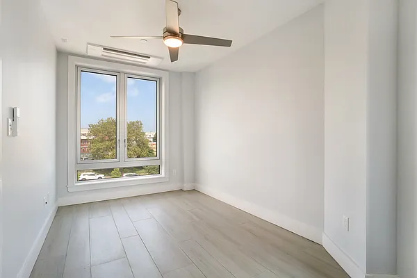 Rented by EXR | media 8