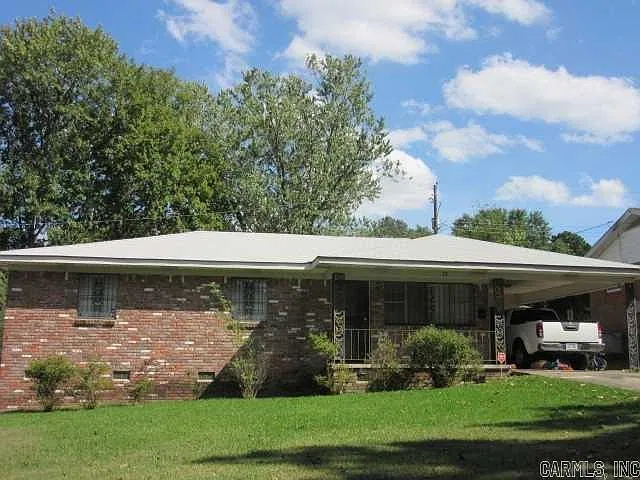 3 bed, 2.0 bath, 1160 sqft, $1,350 — Photo 1