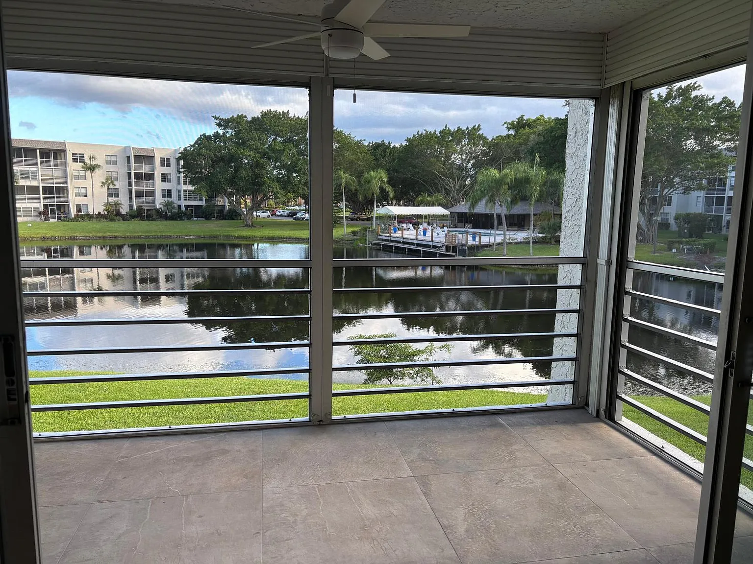 9330 Lagoon Pl — Photo 4