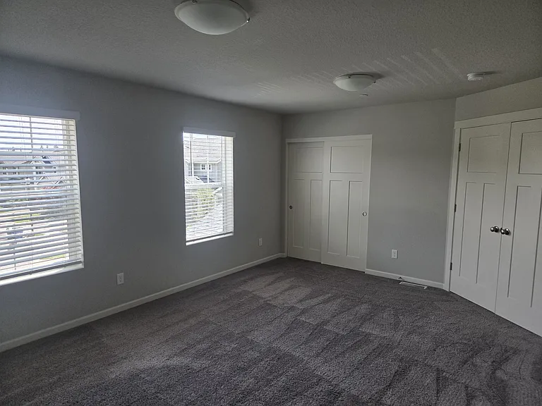 6311 N 88th Ave — Photo 35