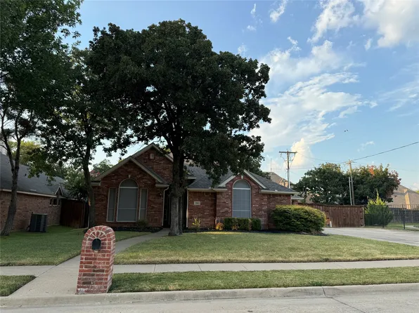 9005 Trails Edge Dr, North Richland Hills, TX 76182