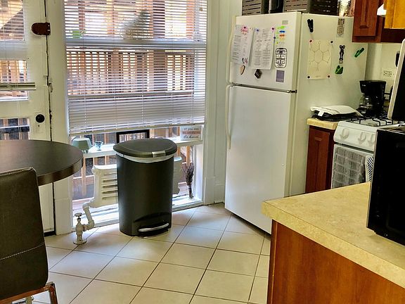 2nd image of 1916 N Lincoln Park W APT 2S