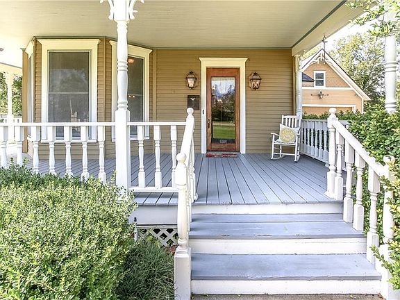 2nd image of 703 Cary Ave