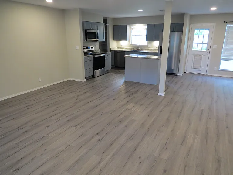 7410 Castle Crown — Photo 5