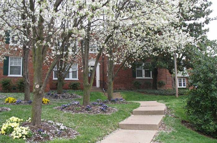 1st image of 1737 Queens Ln #1-129