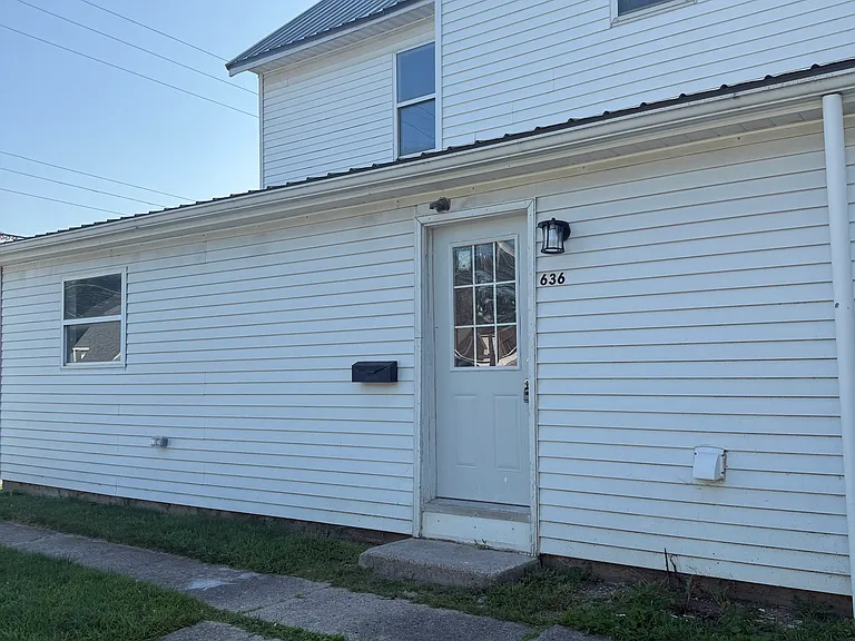636 Linden Ave — Photo 1