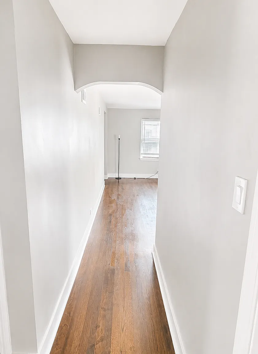 3 bed, 1000 sqft, $2,250 — Photo 2