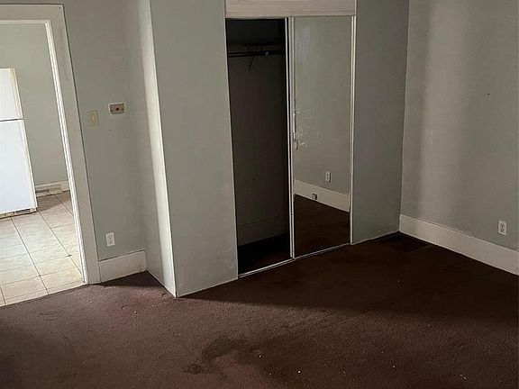 5th image of 2701 Benton St
