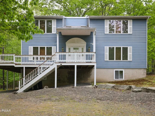 176 E Shore Dr, Hawley, PA 18428