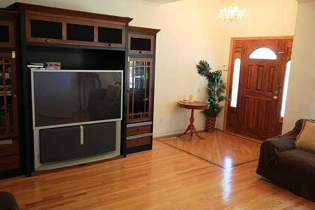 2nd image of 327 N Wetherly Dr