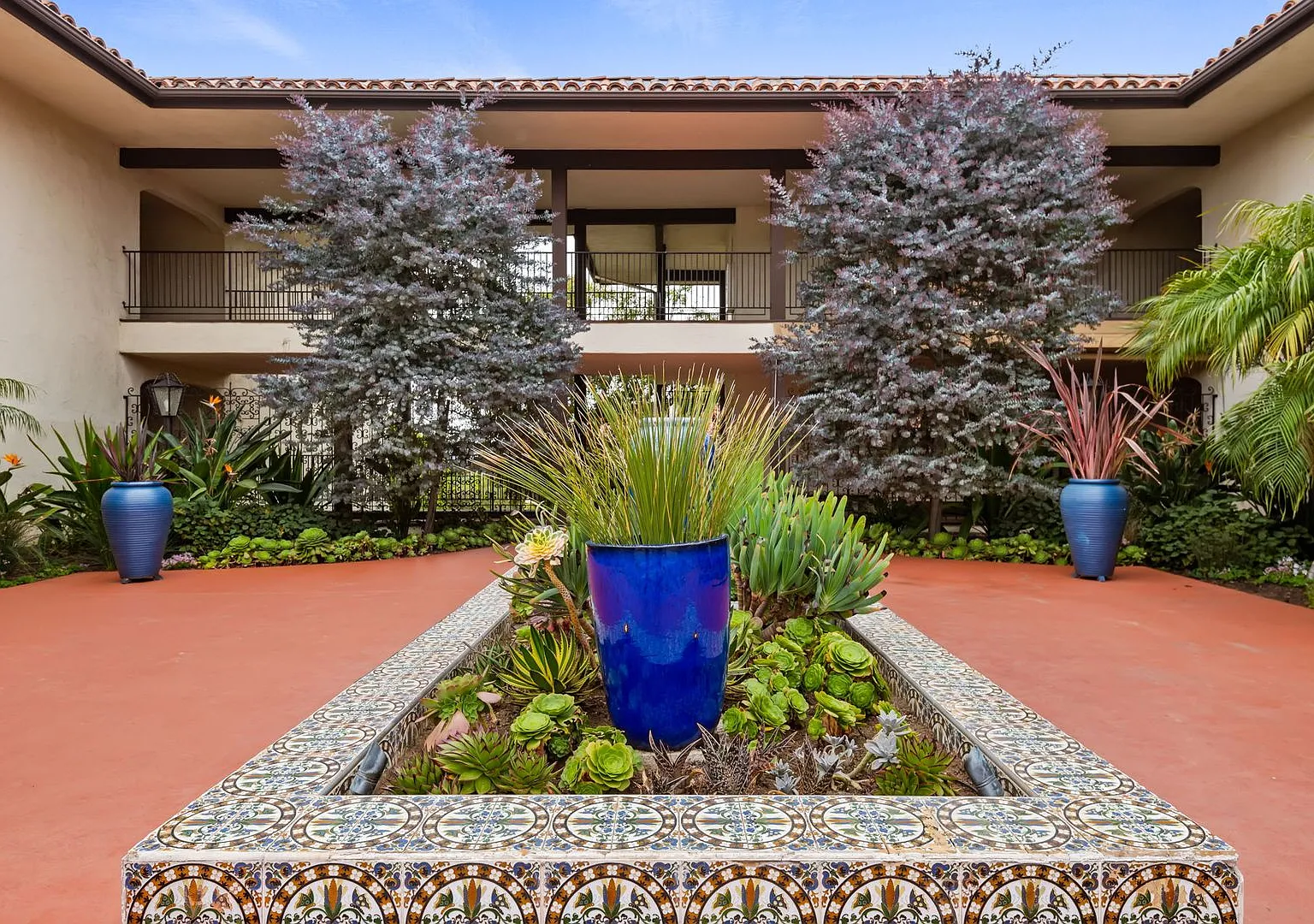 Downtown Living. Mountain Views. Your Own Private Retreat....Available Now! — Photo 2