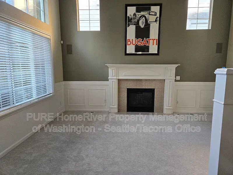 4 bed, 2.5 bath, 3200 sqft, $4,000 — Photo 3