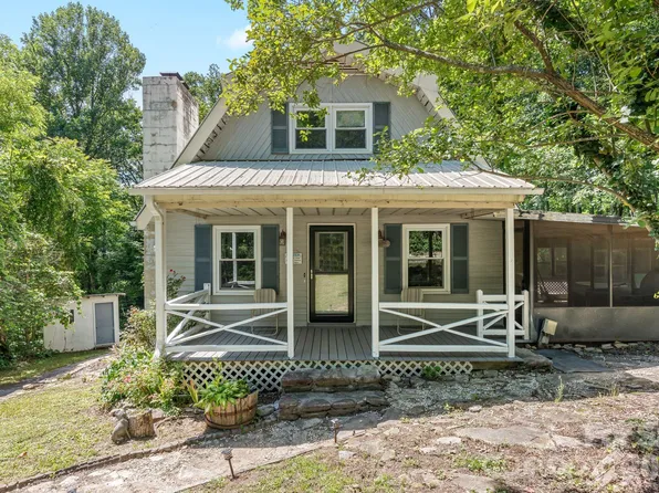 177 E Poplar Dr, Hendersonville, NC 28792
