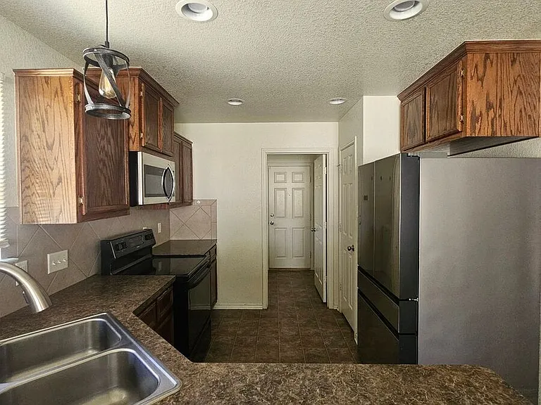 1808 Bryce Ct — Photo 4
