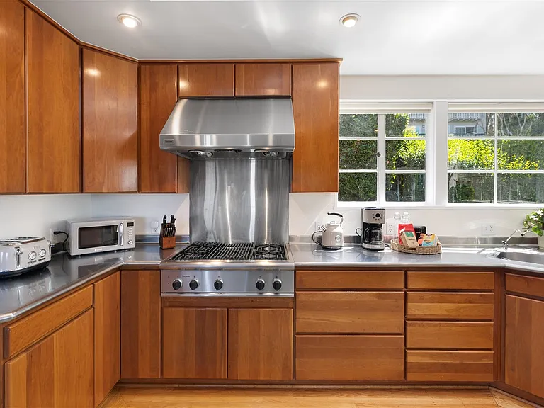 180 Saint Germain Ave — Photo 37