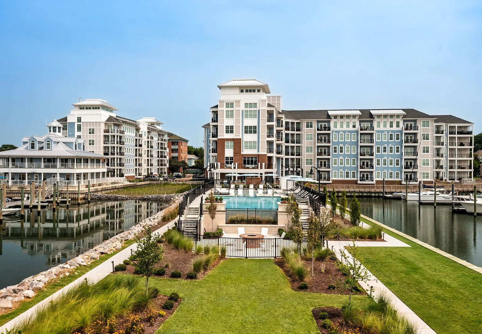 The Port at East Beach Apartments and Marina — Photo 4