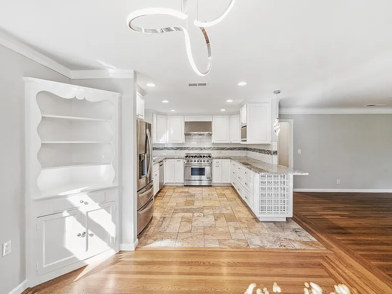 511 Central Ave — Photo 22