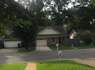 114 Woodcreek Dr, Dothan, AL 36301