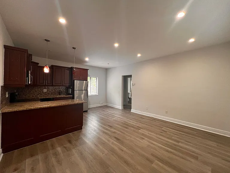 3201 Aviation Ave — Photo 11