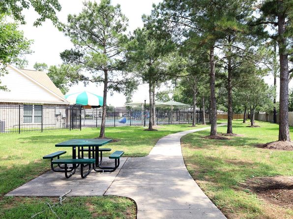 29746 Legends Green Dr, Spring, TX 77386