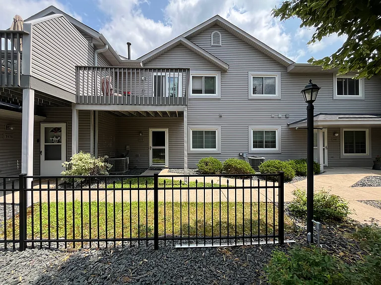 3173 Manitou Dr — Photo 1