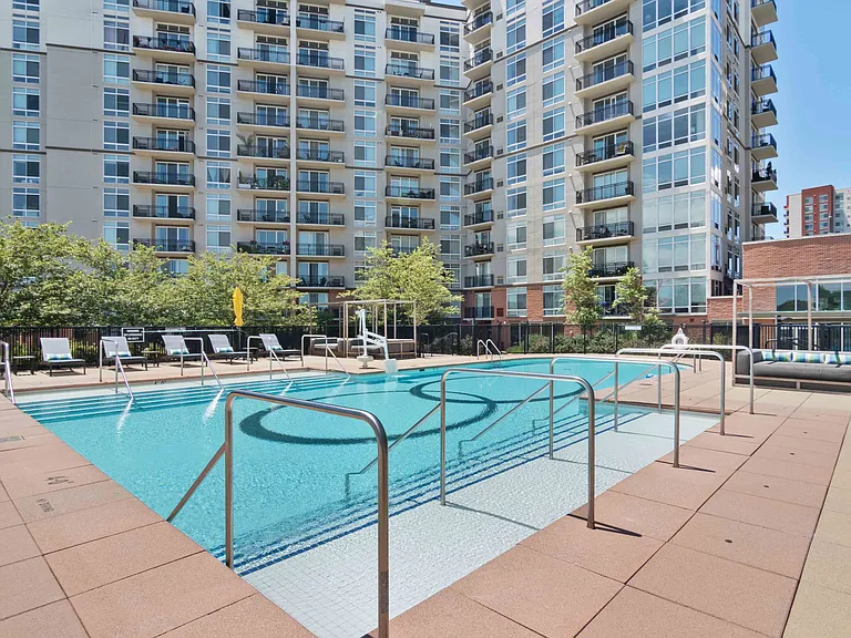 Postmark Apartments — Photo 30