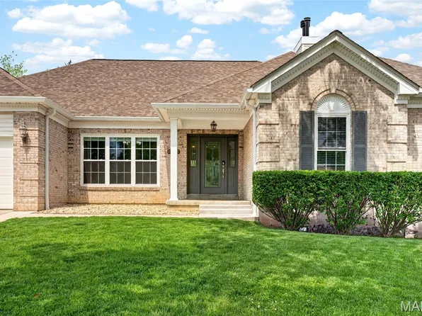 1407 Tucks Inn Ct, Lake Saint Louis, MO 63367