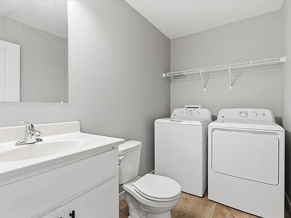3rd image of 861 Grindstone Cir