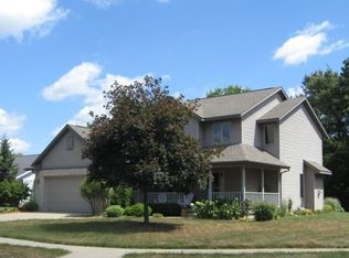 710 8th St, Prairie Du Sac, WI 53578