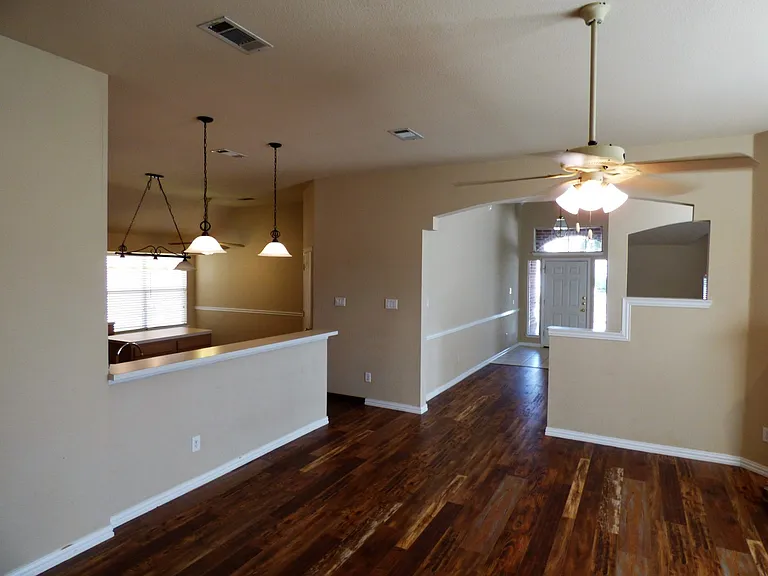 5001 Lake Crest Dr — Photo 8